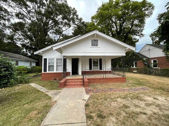 Photo - 907 Breeden Heights House