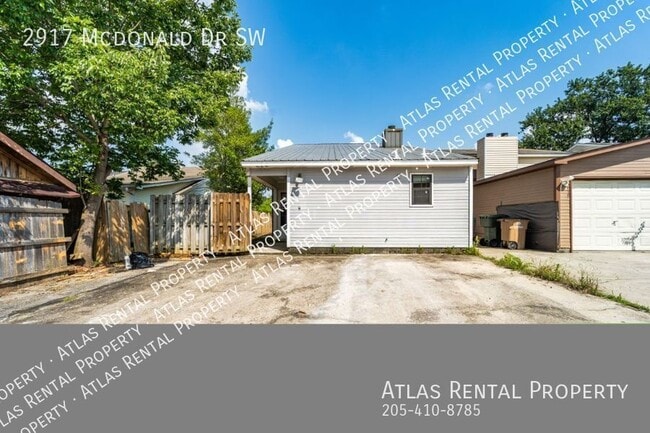 Photo - 2917 McDonald Dr SW