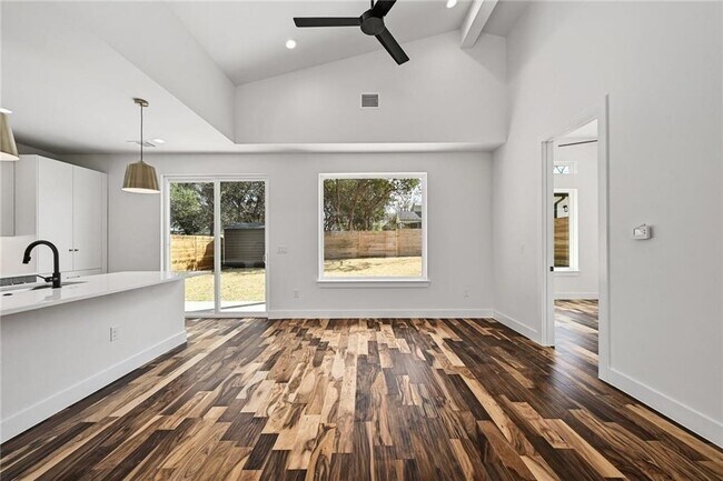 Photo - 3404 Thomas Kincheon St Unit 2