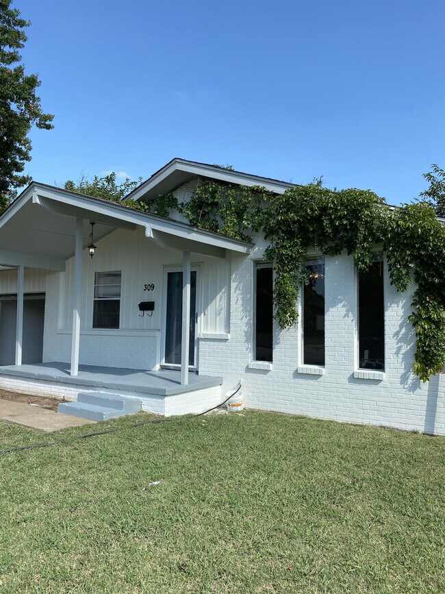 Building Photo - 309 NW 90th St Rental