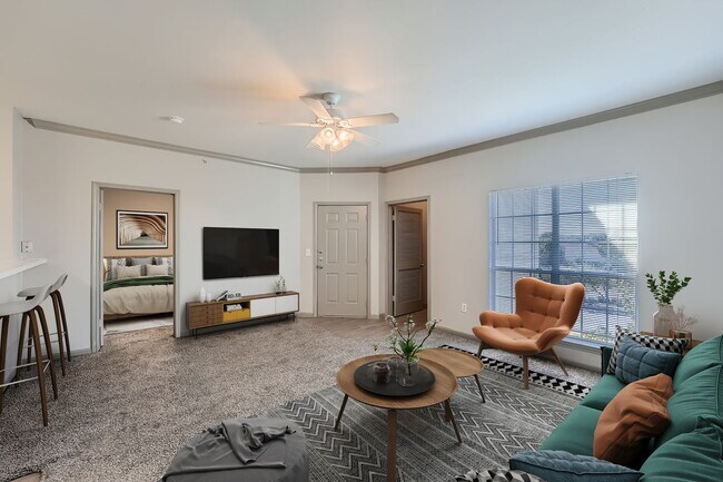 Lakeline Apartments