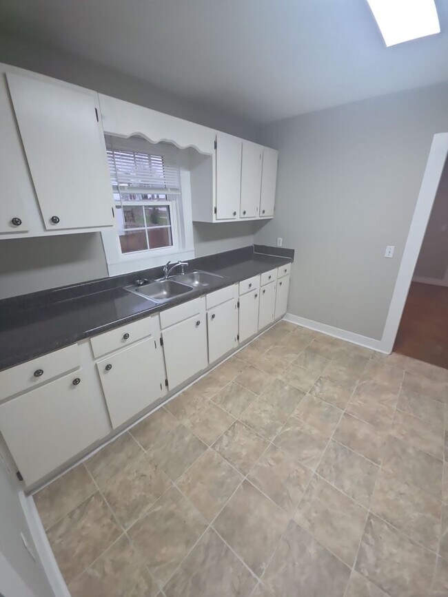 Photo - Single-Level 1-Bedroom Home with Yard and Covered Porch in Sparta