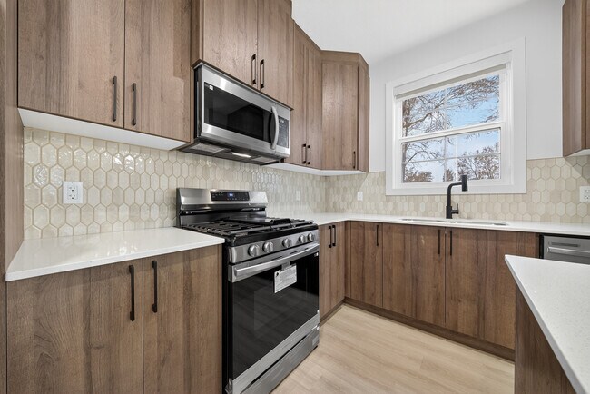 Photo - 8827-8122 122 Ave NW Unit 4