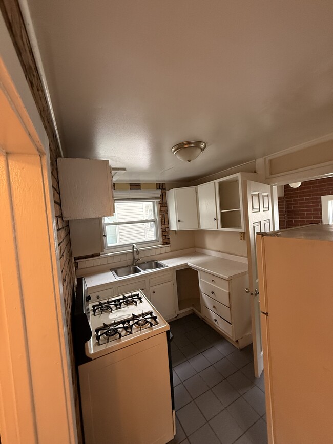 Photo - 1610 Kelly Dr