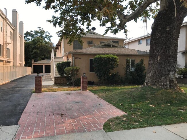 Photo - 12936 Moorpark St Unit #3