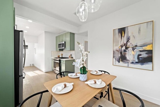 Photo - 3918 Brant St