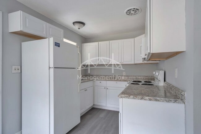 Photo - 1839 W 30th St