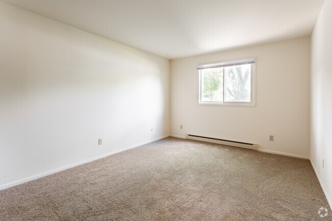 1BR,1BA,750SF - The Salem - Colony West Apartments