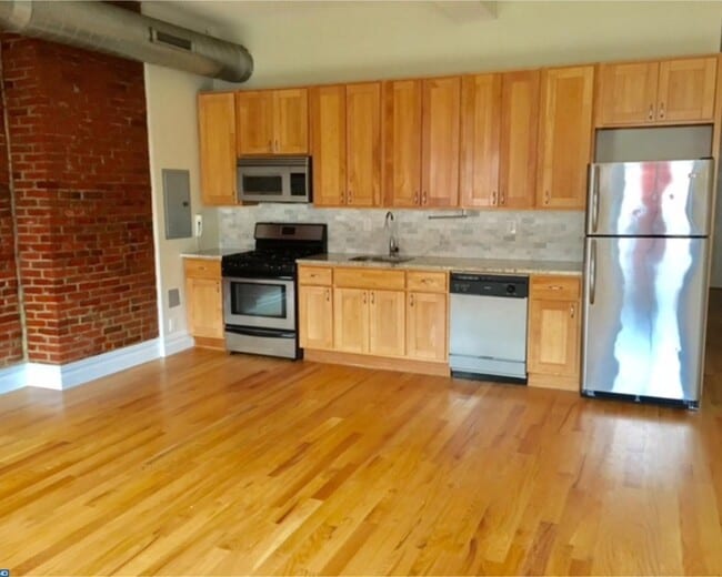 Building Photo - 1508 Green St Unit 2F