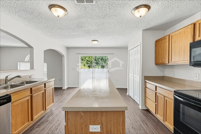 10421 Opus Dr