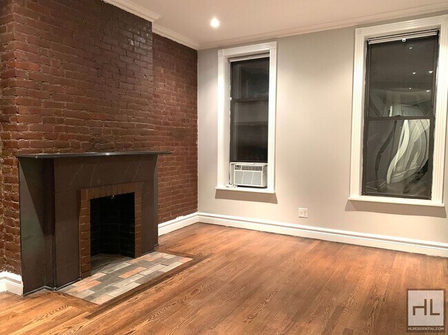 Building Photo - LEROY ST.