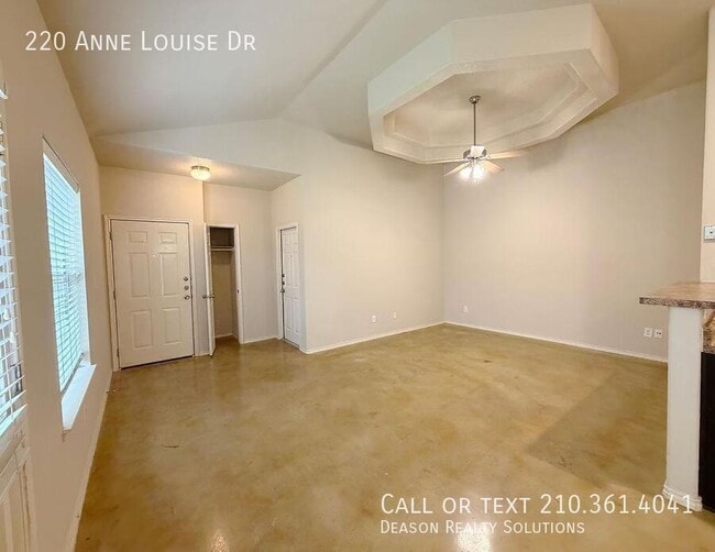 Photo - 220 Anne Louise Dr