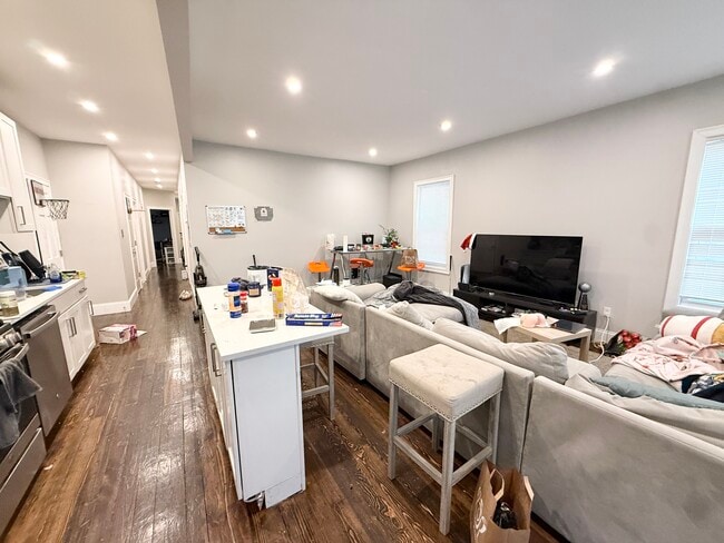 Photo - 91 Hillside St