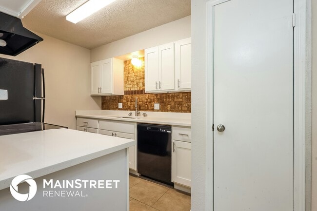 Photo - 4400 N Shadybrook Dr