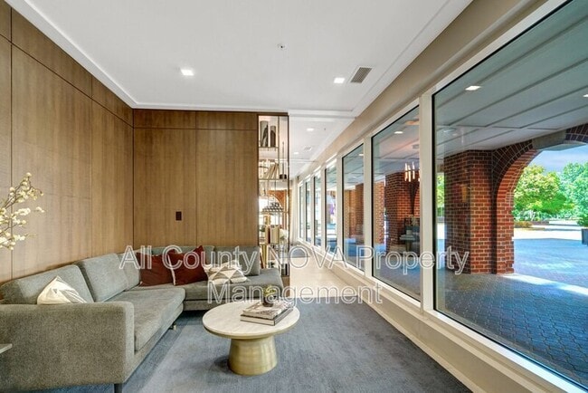 Photo - 635 Slaters Ln Unit 101