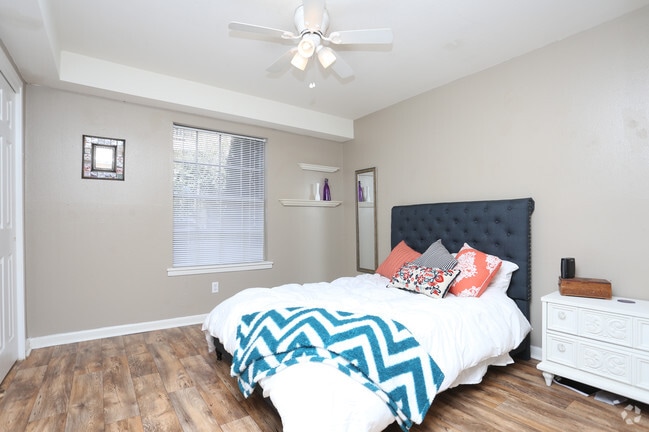 Photo - Taliesin Apartments