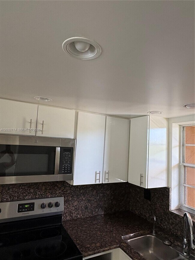 Photo - 3001 W Rolling Hills Cir Unit 305