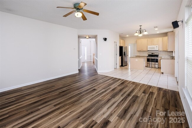 Photo - 16017 Woodcote Dr
