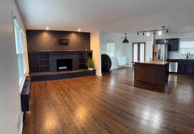 Photo - 5002 Woodson Rd