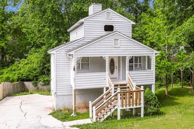 Photo - 221 Clydesdale Ln SE
