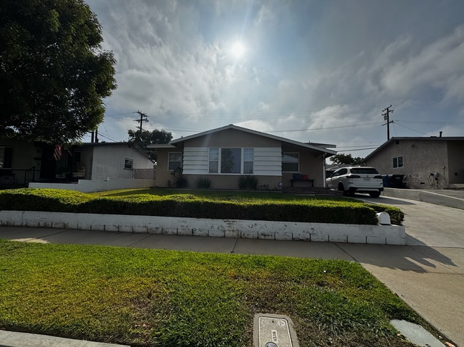 Building Photo - 724 Cordelia Ave