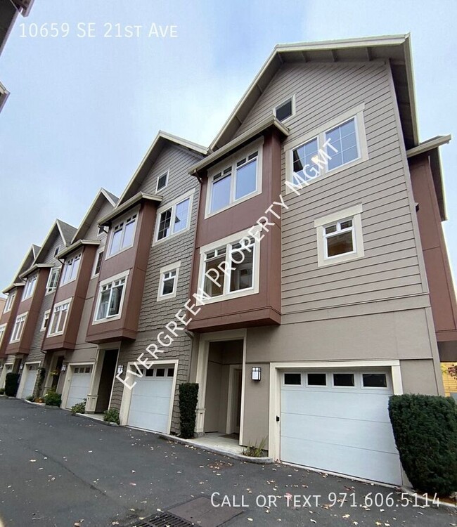 Conveniently Located Townhome With Bonus O... - Conveniently Located Townhome With Bonus O...