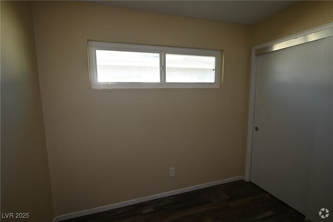 Building Photo - 2514 N McCarran St Unit 2 Rental