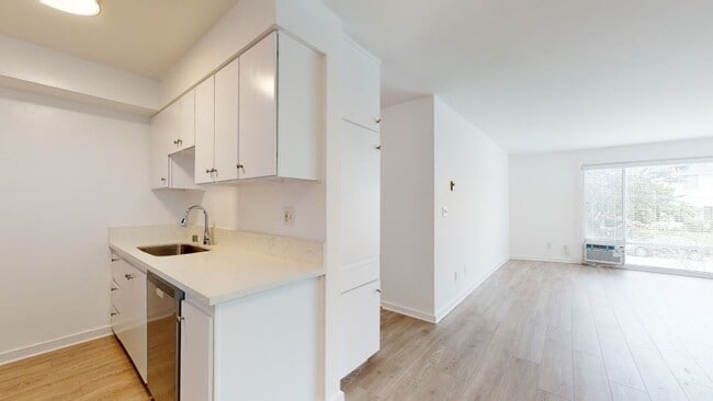 Photo - Wilshire Embassy Apartments