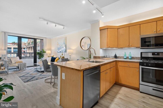 Photo - 631 D St NW Unidad 1136