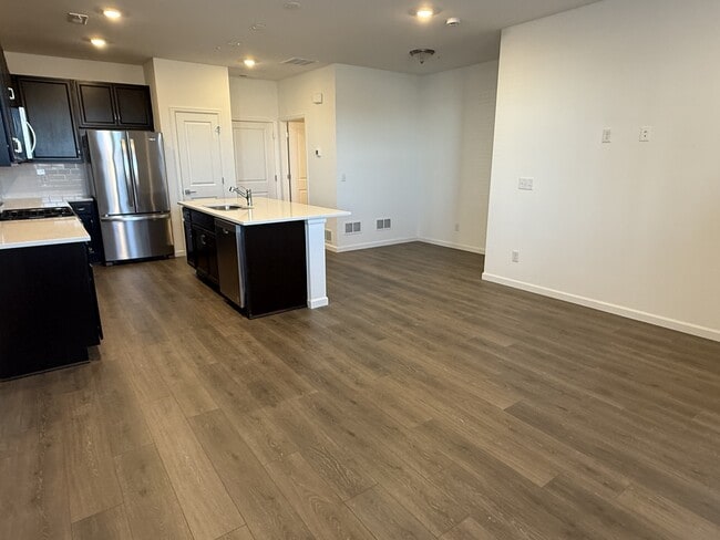 Photo - 1929 Zephyr Rd