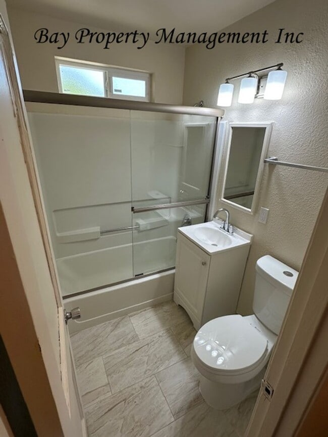 Photo - MONT1700 Unit B