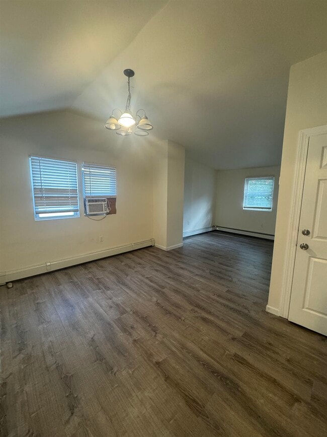 Building Photo - 386 Kennedy Dr Unit 2