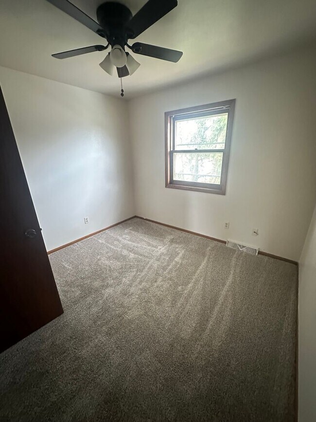Photo - 3 Bedroom 1.5 Bath Townhome in Fitchburg