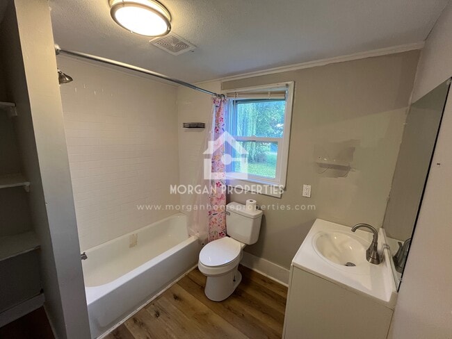 Photo - 119 N 12th St