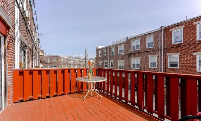 Photo - 817 Eaton Rd