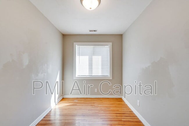 Photo - 638 S Woodlawn Blvd