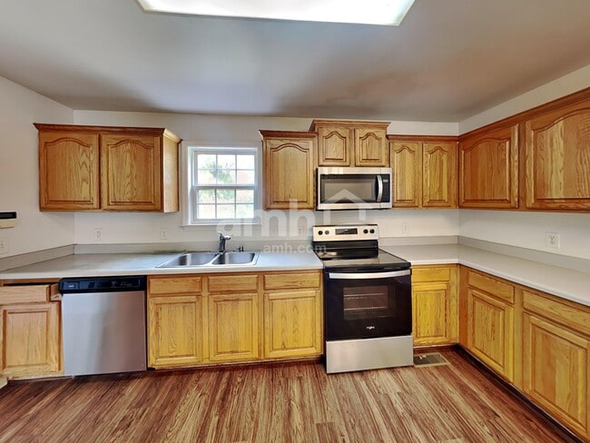 Photo - 524 Ryan Ave