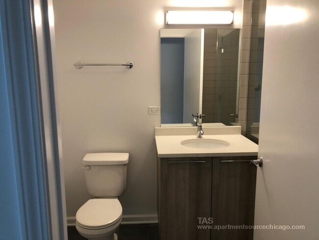 Photo - Loft-style condo-quality 3 Bed/2 ba IN UNIT LAUNDRY Unit 305