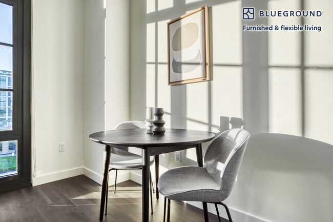 Photo - 550 Morse St NE Unidad FL4-ID321