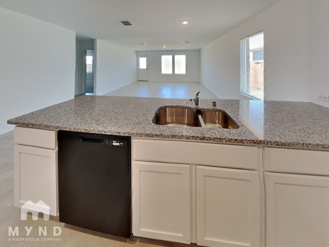 Photo - 1837 Lotus St
