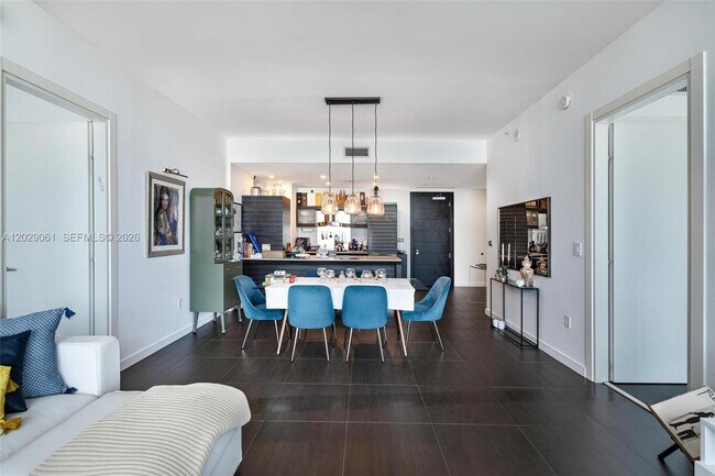 Photo - 200 Biscayne Boulevard Way