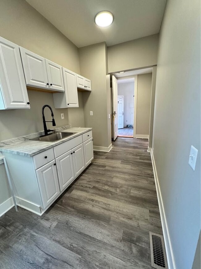 Photo - 217 Alexander St