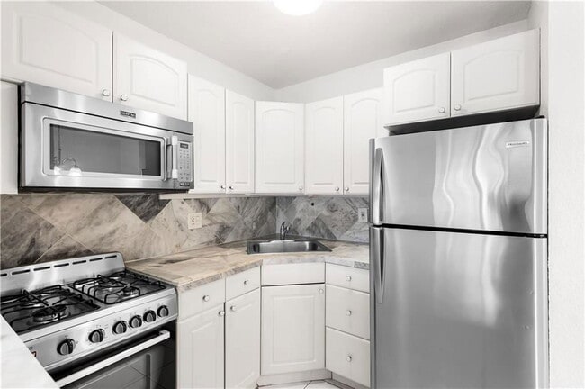 Building Photo - 4056 W McNab Rd Unit 114C Rental