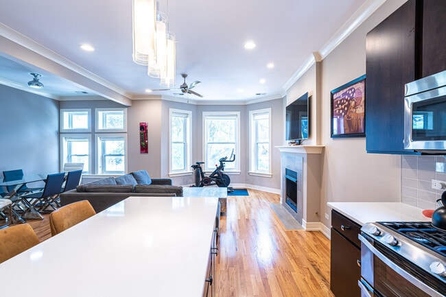 Building Photo - 3432 S Giles Ave Unit 3s Rental