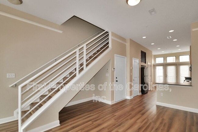 Photo - 547 New Bern Station Ct