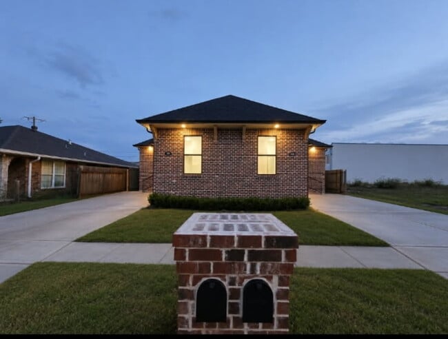 Building Photo - 308 Lynx Dr Unit 308
