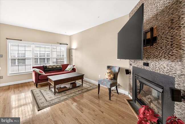 Photo - 10229 Rutland Round Rd