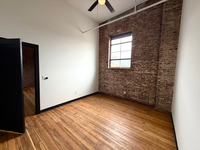 Photo - 2017 Chouteau Ave Unit 209