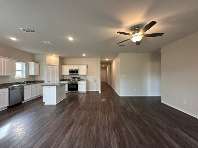 Photo - 4 Bedroom 2 Bath in Whitehouse ISD!