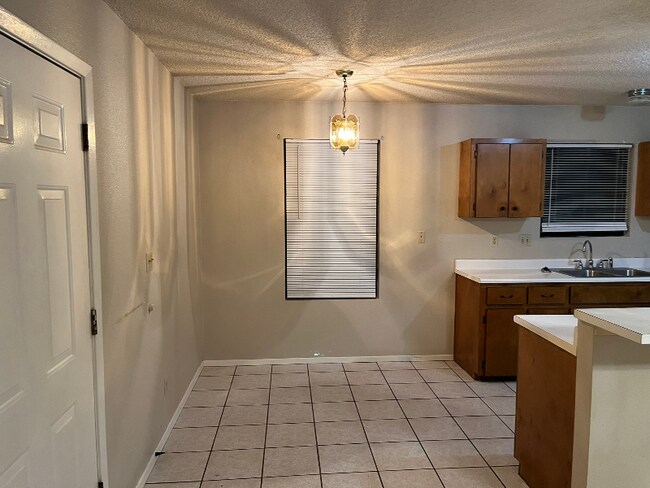 Photo - 1005 Commerce St Unidad B